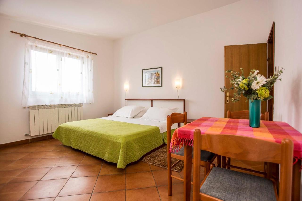 Apartments Romano โรวีน ภายนอก รูปภาพ