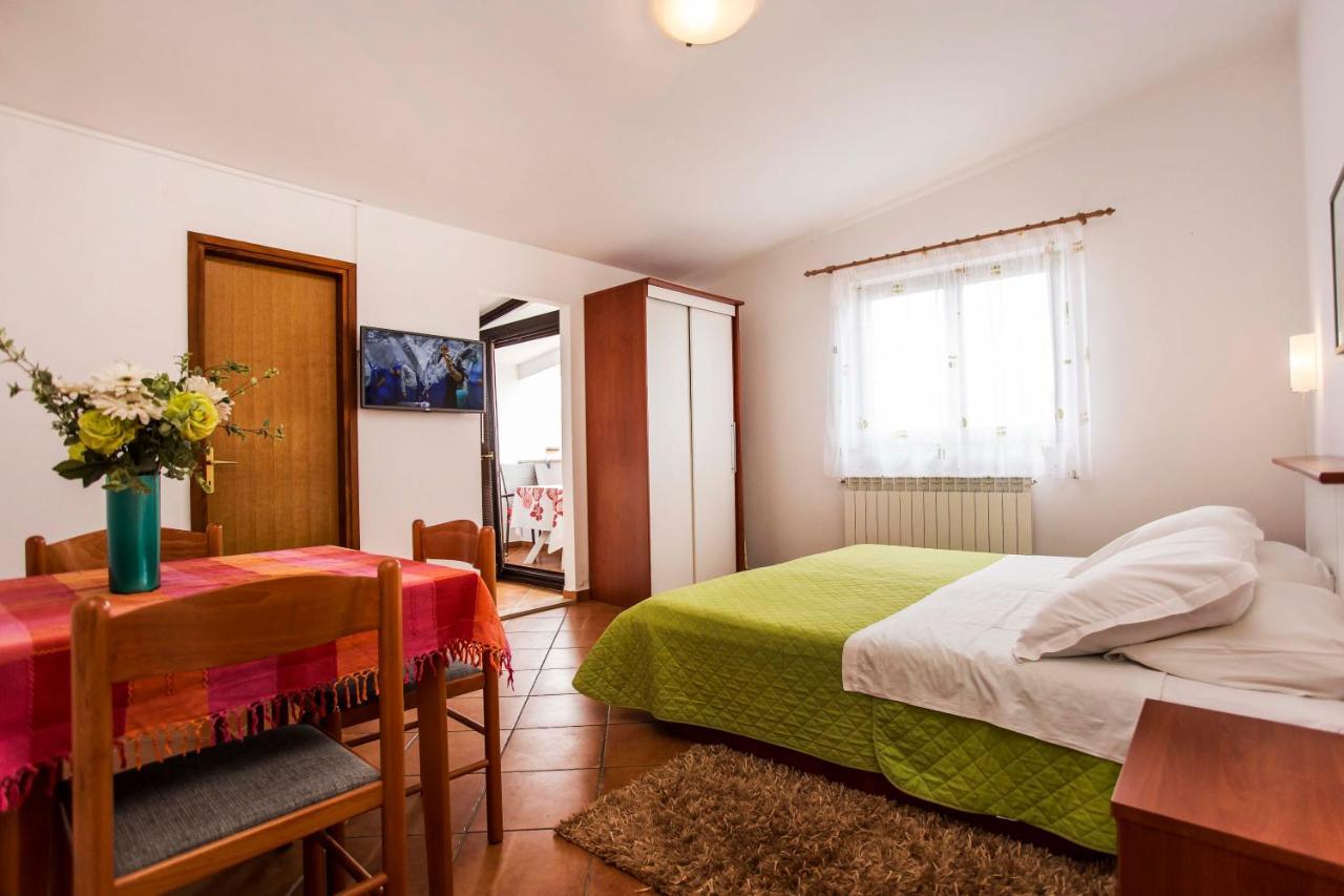 Apartments Romano โรวีน ภายนอก รูปภาพ