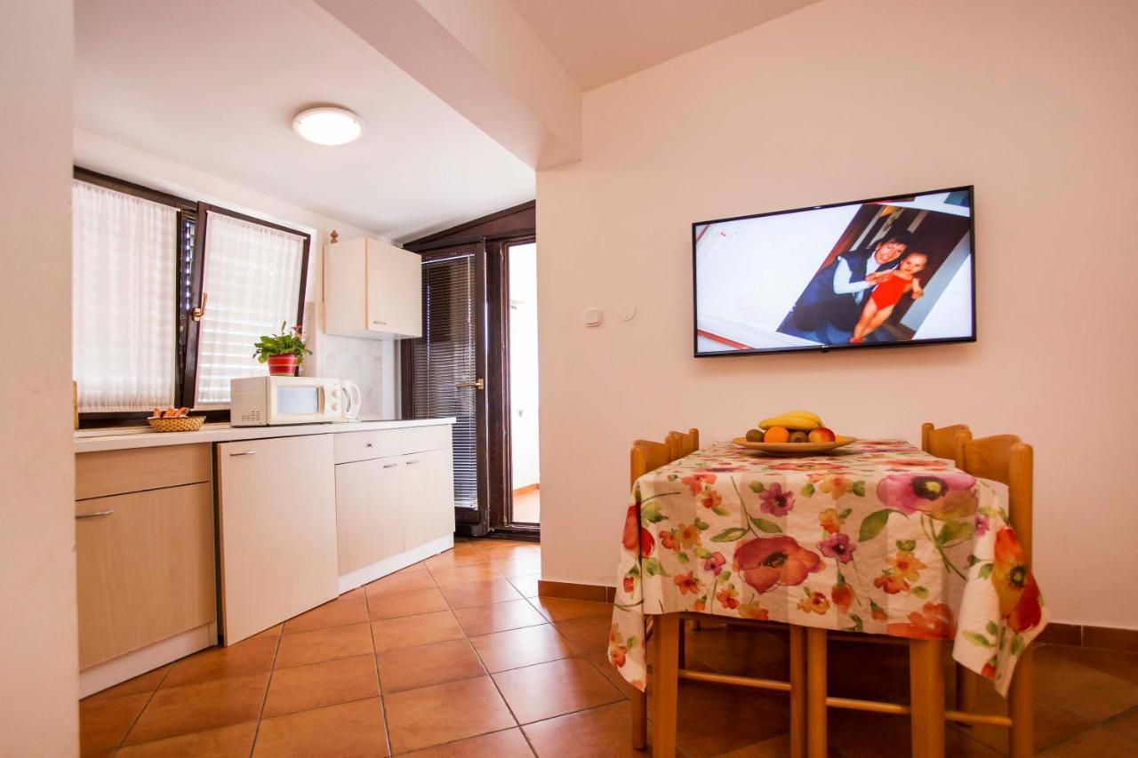 Apartments Romano โรวีน ภายนอก รูปภาพ