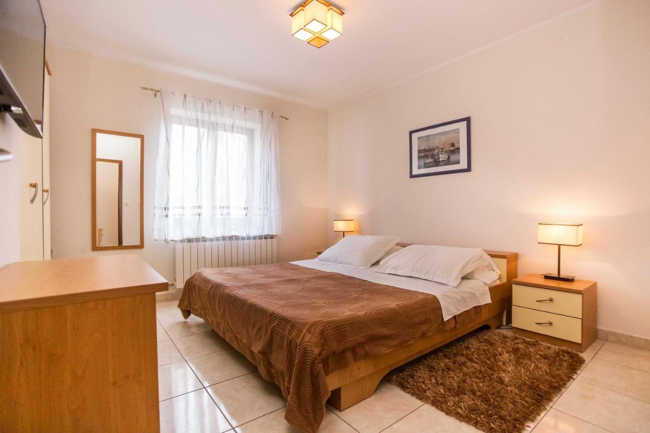 Apartments Romano โรวีน ภายนอก รูปภาพ