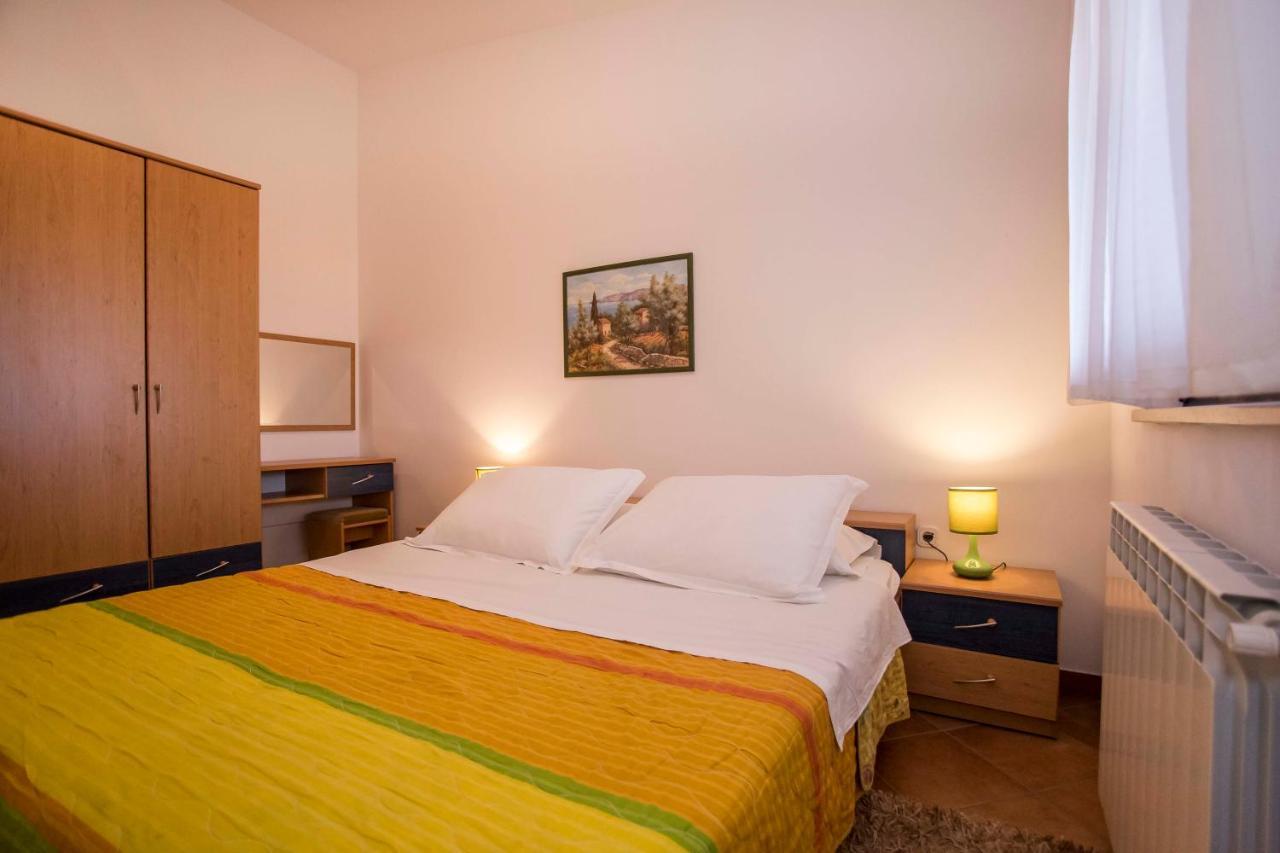 Apartments Romano โรวีน ภายนอก รูปภาพ
