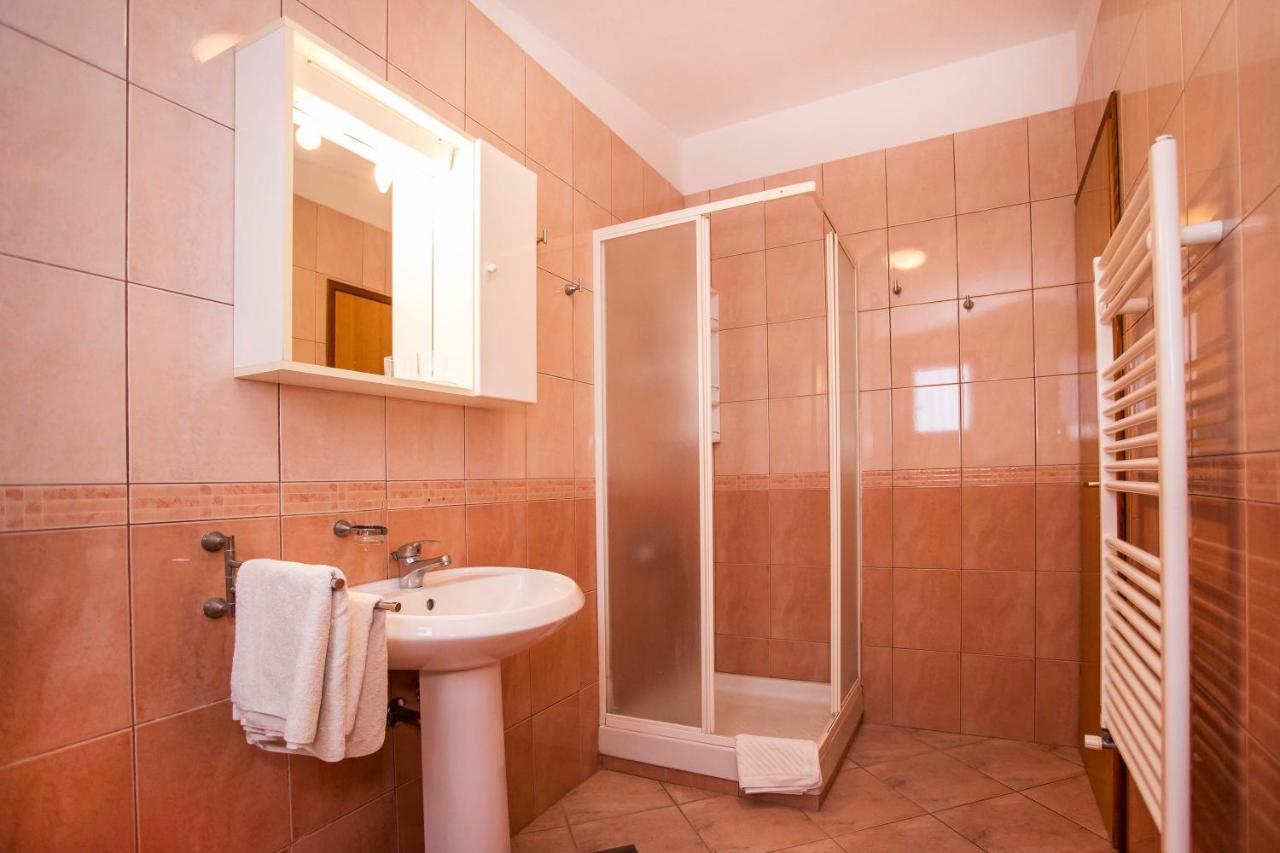Apartments Romano โรวีน ภายนอก รูปภาพ
