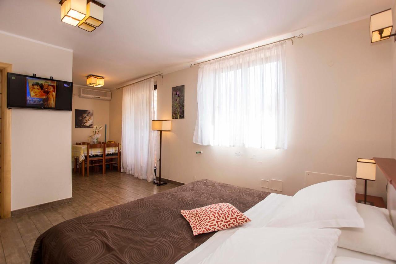 Apartments Romano โรวีน ภายนอก รูปภาพ