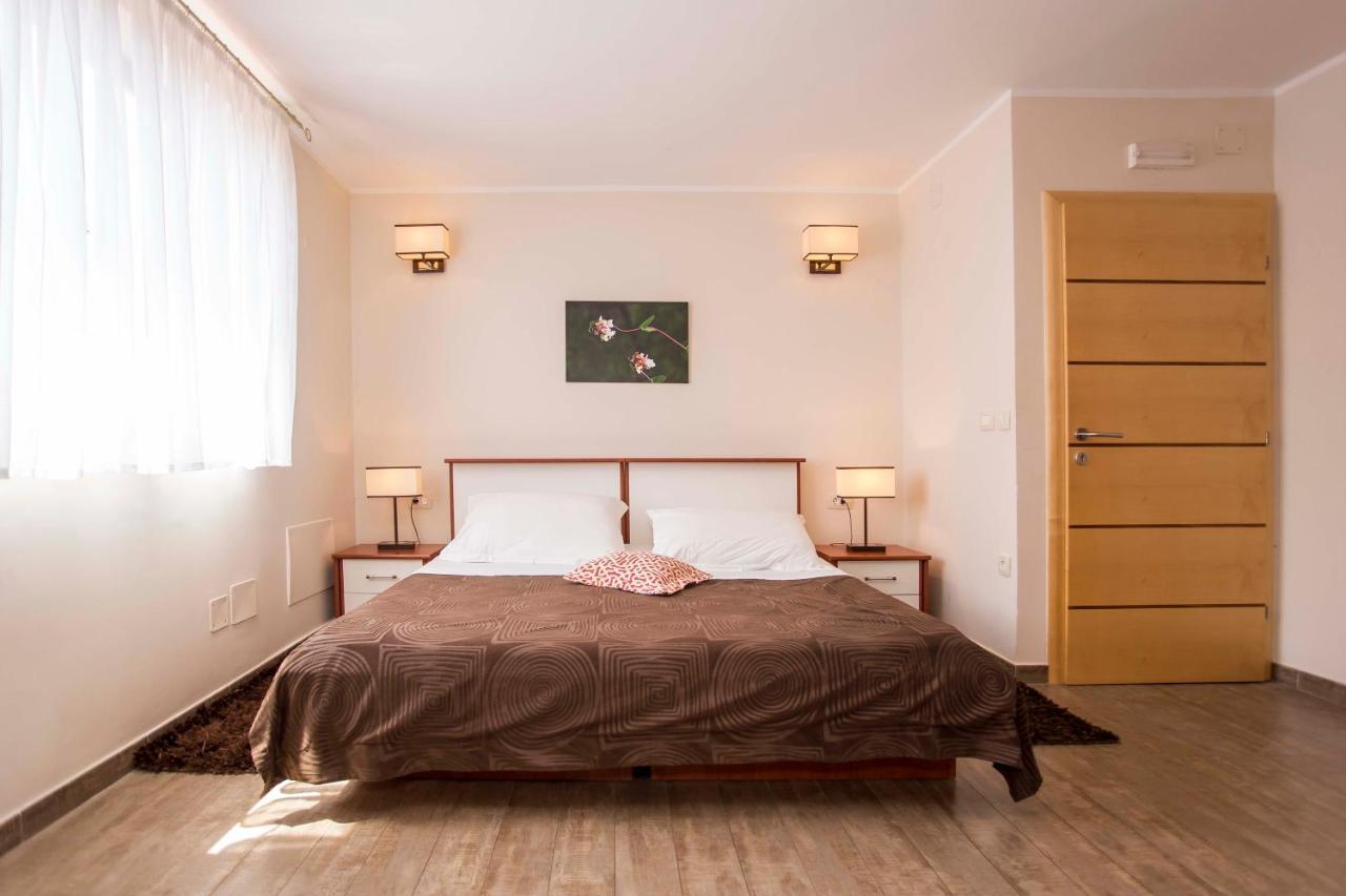 Apartments Romano โรวีน ภายนอก รูปภาพ